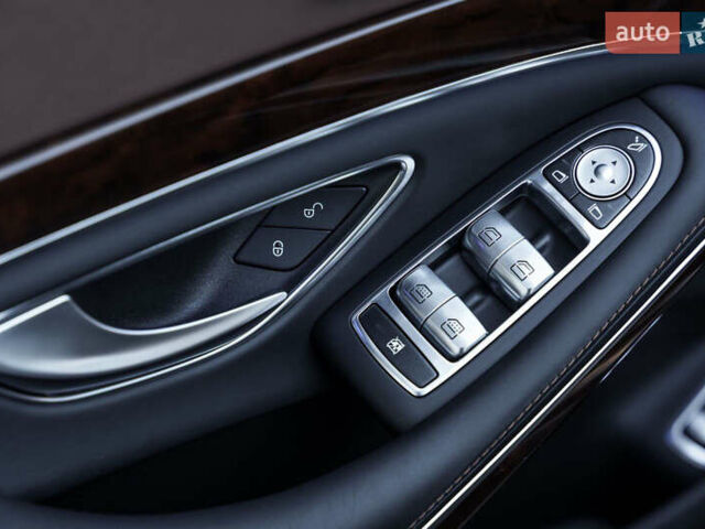 Черный Мерседес С Класс, объемом двигателя 4.66 л и пробегом 20 тыс. км за 50000 $, фото 25 на Automoto.ua