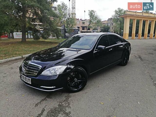 Черный Мерседес С Класс, объемом двигателя 5 л и пробегом 150 тыс. км за 23450 $, фото 17 на Automoto.ua