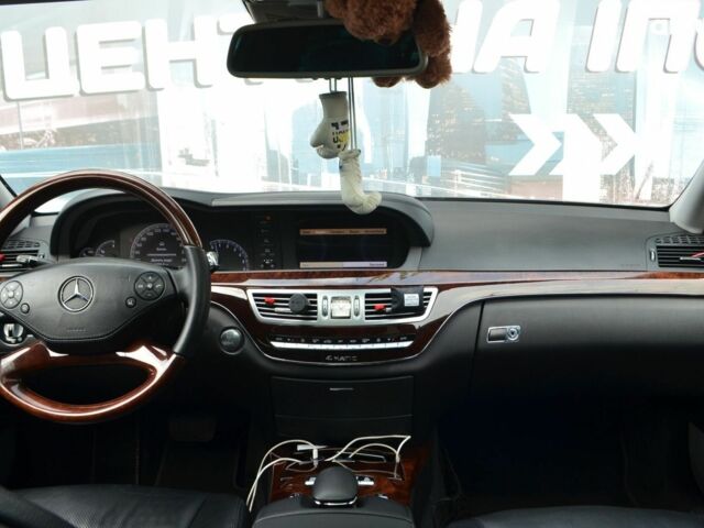 Черный Мерседес С Класс, объемом двигателя 3 л и пробегом 222 тыс. км за 19999 $, фото 16 на Automoto.ua