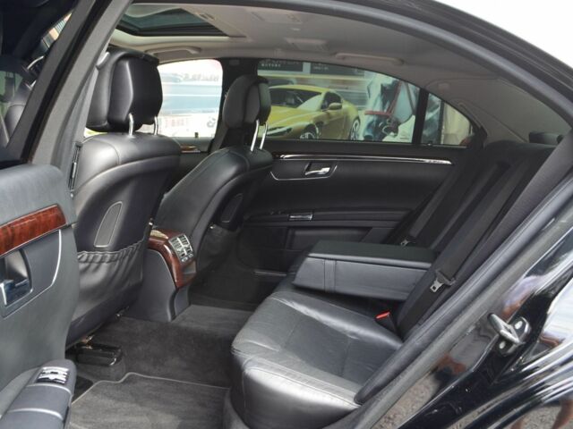 Черный Мерседес С Класс, объемом двигателя 3 л и пробегом 222 тыс. км за 19999 $, фото 11 на Automoto.ua