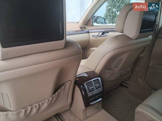 Чорний Мерседес С Клас, об'ємом двигуна 2.99 л та пробігом 323 тис. км за 19999 $, фото 7 на Automoto.ua