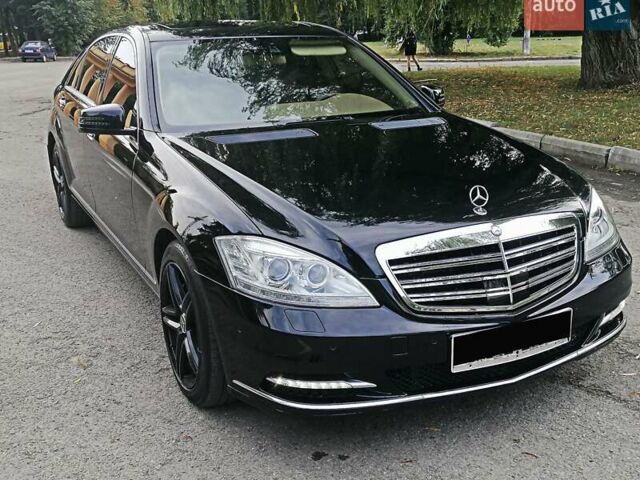 Черный Мерседес С Класс, объемом двигателя 5 л и пробегом 145 тыс. км за 22450 $, фото 3 на Automoto.ua