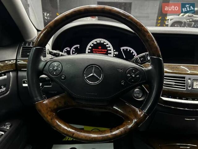 Черный Мерседес С Класс, объемом двигателя 2.99 л и пробегом 278 тыс. км за 23500 $, фото 7 на Automoto.ua
