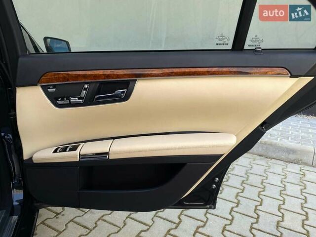 Черный Мерседес С Класс, объемом двигателя 3 л и пробегом 247 тыс. км за 17999 $, фото 69 на Automoto.ua