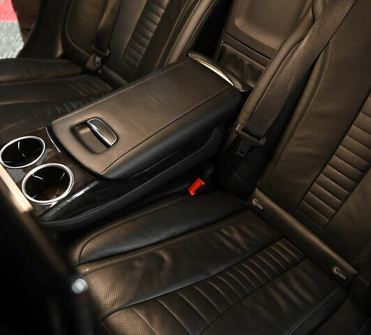 Черный Мерседес С Класс, объемом двигателя 4.66 л и пробегом 130 тыс. км за 30000 $, фото 8 на Automoto.ua