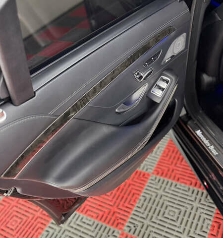 Черный Мерседес С Класс, объемом двигателя 4.66 л и пробегом 130 тыс. км за 30000 $, фото 35 на Automoto.ua