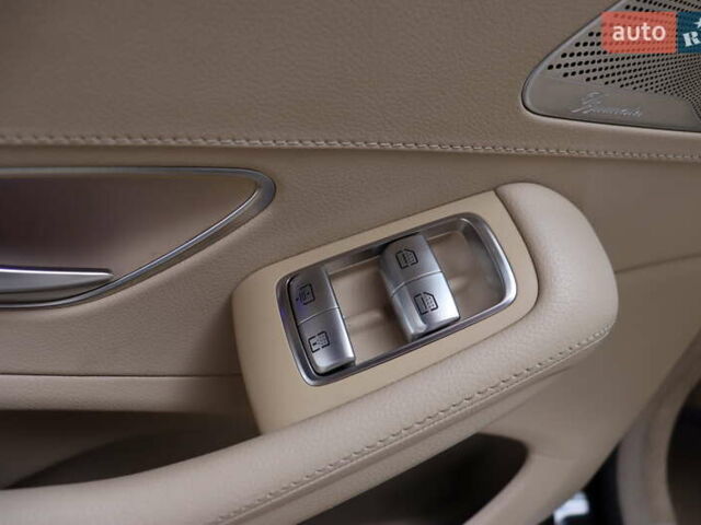 Черный Мерседес С Класс, объемом двигателя 4.7 л и пробегом 164 тыс. км за 35900 $, фото 37 на Automoto.ua