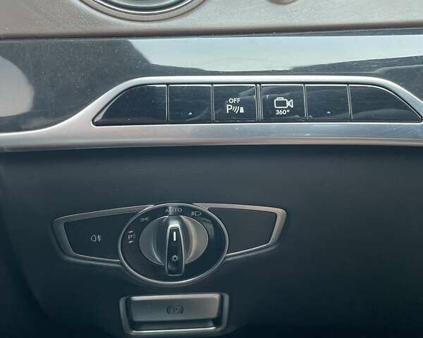 Чорний Мерседес С Клас, об'ємом двигуна 4.66 л та пробігом 201 тис. км за 26000 $, фото 19 на Automoto.ua