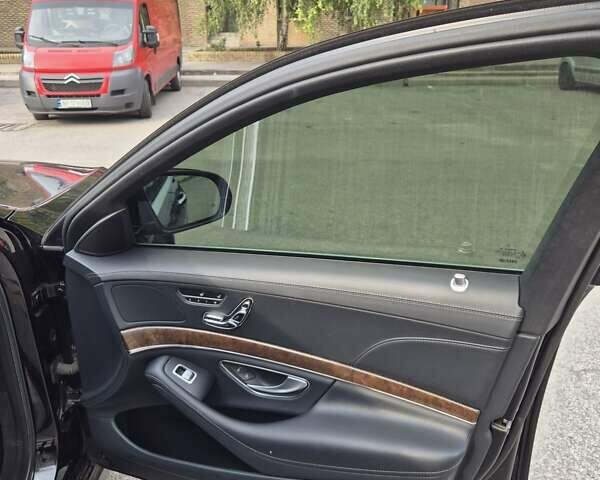 Черный Мерседес С Класс, объемом двигателя 4.66 л и пробегом 162 тыс. км за 33000 $, фото 15 на Automoto.ua