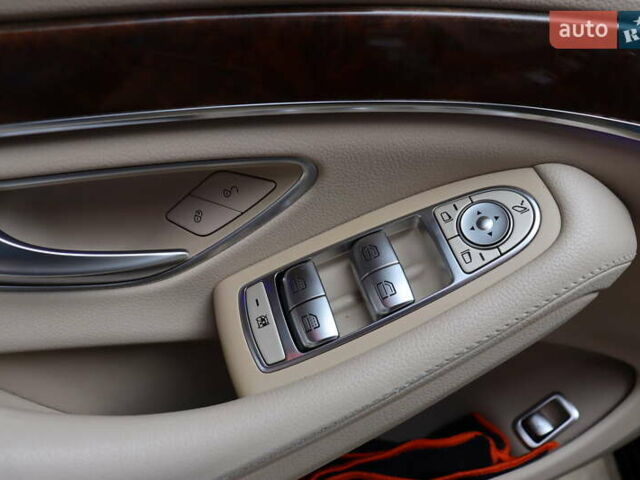 Черный Мерседес С Класс, объемом двигателя 4.7 л и пробегом 164 тыс. км за 35900 $, фото 17 на Automoto.ua