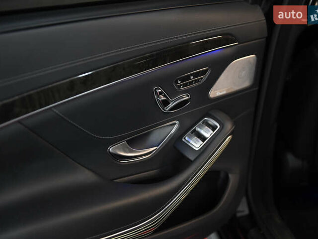 Черный Мерседес С Класс, объемом двигателя 4.66 л и пробегом 130 тыс. км за 30000 $, фото 6 на Automoto.ua