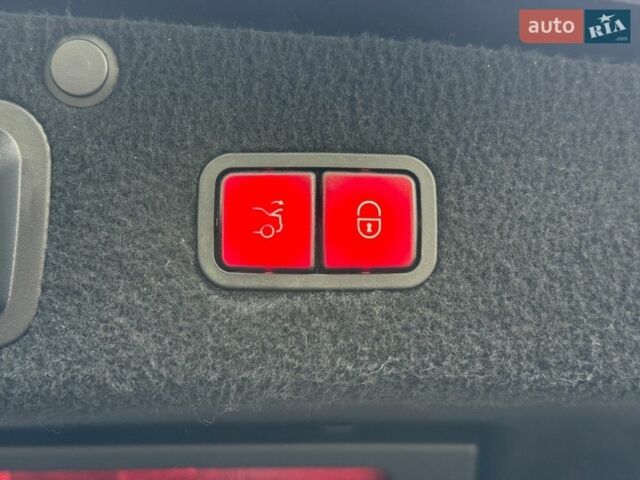 Чорний Мерседес С Клас, об'ємом двигуна 3 л та пробігом 313 тис. км за 33999 $, фото 53 на Automoto.ua