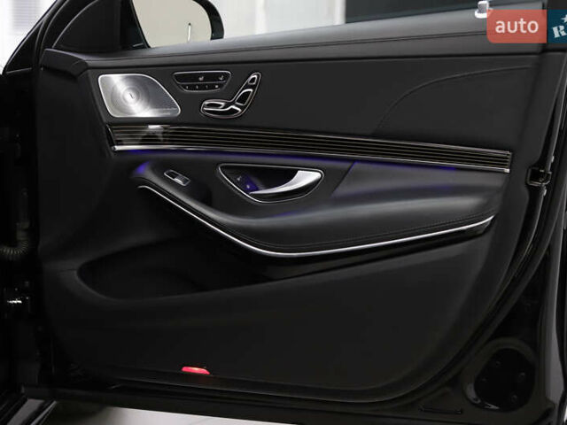 Черный Мерседес С Класс, объемом двигателя 4.66 л и пробегом 100 тыс. км за 42800 $, фото 97 на Automoto.ua