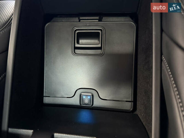 Черный Мерседес С Класс, объемом двигателя 5.98 л и пробегом 89 тыс. км за 215000 $, фото 82 на Automoto.ua