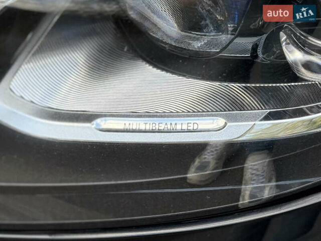 Черный Мерседес С Класс, объемом двигателя 5.98 л и пробегом 89 тыс. км за 215000 $, фото 35 на Automoto.ua