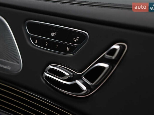 Черный Мерседес С Класс, объемом двигателя 4.66 л и пробегом 100 тыс. км за 42800 $, фото 101 на Automoto.ua