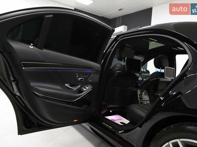 Черный Мерседес С Класс, объемом двигателя 4.66 л и пробегом 100 тыс. км за 42800 $, фото 109 на Automoto.ua