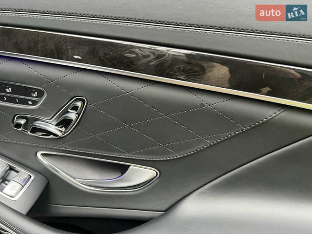 Чорний Мерседес С Клас, об'ємом двигуна 3 л та пробігом 162 тис. км за 49900 $, фото 145 на Automoto.ua