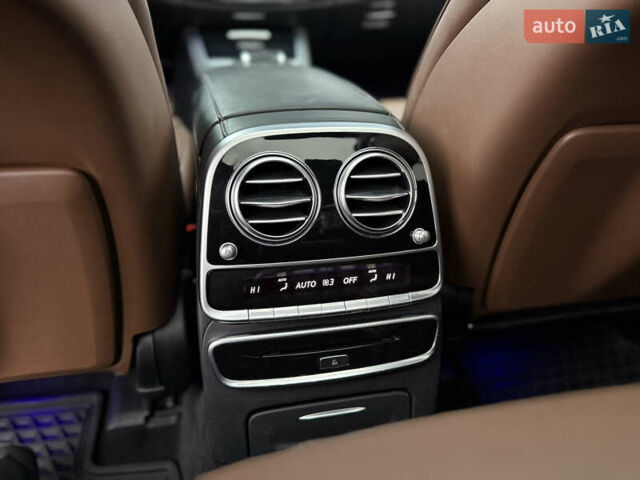 Чорний Мерседес С Клас, об'ємом двигуна 4.66 л та пробігом 147 тис. км за 37500 $, фото 56 на Automoto.ua