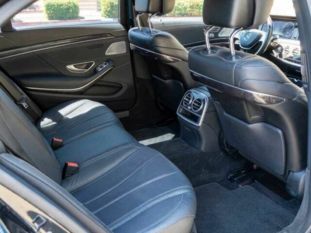 Черный Мерседес С Класс, объемом двигателя 4.7 л и пробегом 72 тыс. км за 34000 $, фото 9 на Automoto.ua