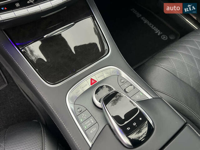 Чорний Мерседес С Клас, об'ємом двигуна 3 л та пробігом 162 тис. км за 49900 $, фото 93 на Automoto.ua