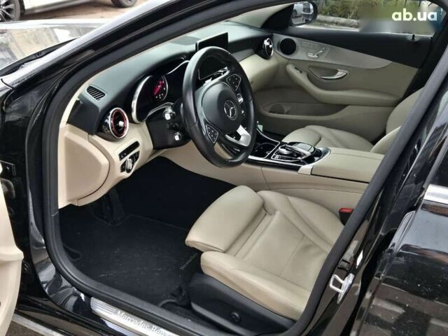 Черный Мерседес С Класс, объемом двигателя 2.1 л и пробегом 93 тыс. км за 21000 $, фото 7 на Automoto.ua