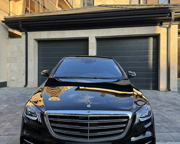 Черный Мерседес С Класс, объемом двигателя 3.98 л и пробегом 114 тыс. км за 63000 $, фото 1 на Automoto.ua