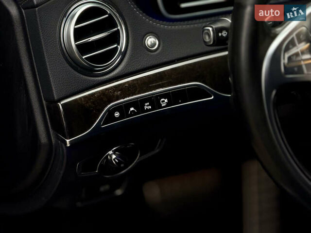 Черный Мерседес С Класс, объемом двигателя 4.66 л и пробегом 167 тыс. км за 32999 $, фото 56 на Automoto.ua