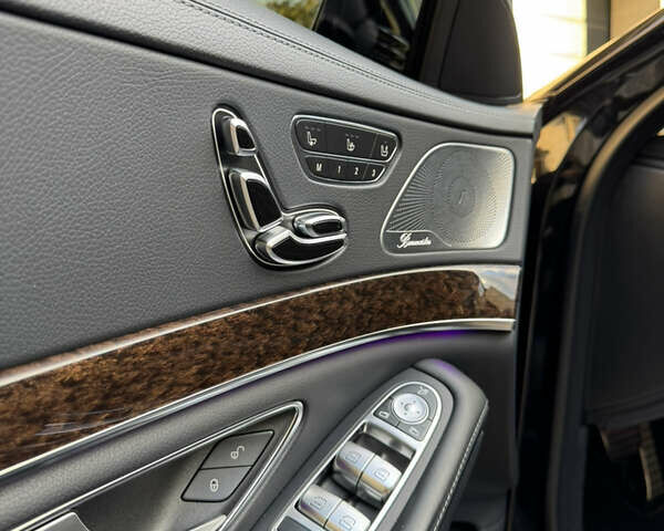 Черный Мерседес С Класс, объемом двигателя 3.98 л и пробегом 114 тыс. км за 63000 $, фото 12 на Automoto.ua