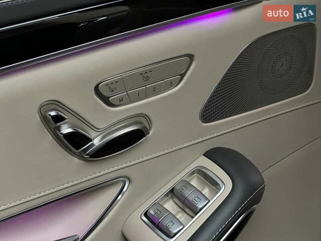 Черный Мерседес С Класс, объемом двигателя 3.98 л и пробегом 157 тыс. км за 72500 $, фото 40 на Automoto.ua