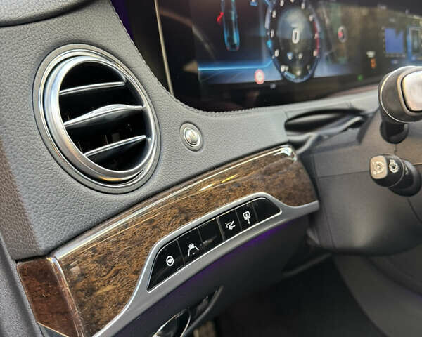 Черный Мерседес С Класс, объемом двигателя 3.98 л и пробегом 114 тыс. км за 63000 $, фото 11 на Automoto.ua