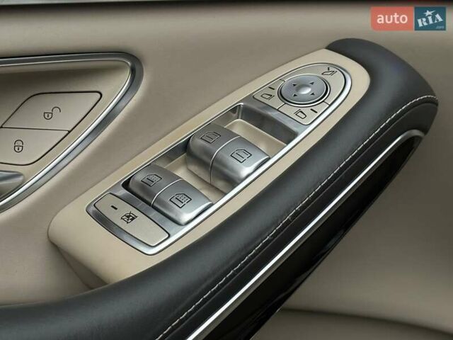 Черный Мерседес С Класс, объемом двигателя 3.98 л и пробегом 157 тыс. км за 72500 $, фото 46 на Automoto.ua