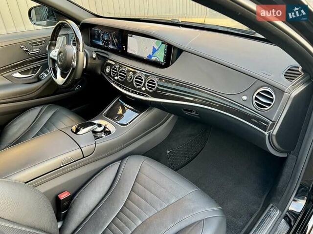 Черный Мерседес С Класс, объемом двигателя 3.99 л и пробегом 105 тыс. км за 59900 $, фото 57 на Automoto.ua