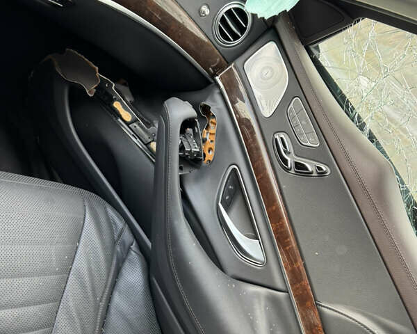 Чорний Мерседес С Клас, об'ємом двигуна 0 л та пробігом 72 тис. км за 35500 $, фото 12 на Automoto.ua
