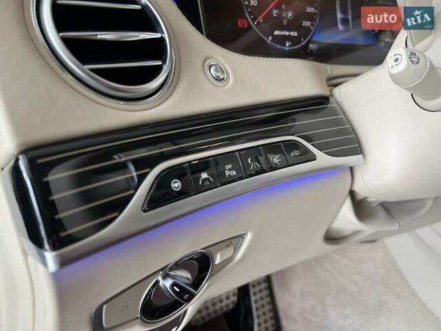 Чорний Мерседес С Клас, об'ємом двигуна 3.98 л та пробігом 61 тис. км за 102900 $, фото 32 на Automoto.ua