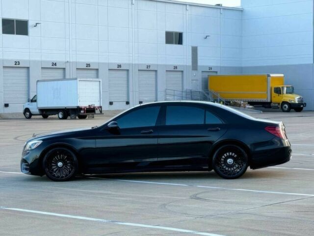Мерседес С Класс 2018 в Киеве на Automoto.ua Черный Мерседес С Класс, объемом двигателя 4 л и пробегом 39 тыс. км за 20000 $, фото 4 на Automoto.ua