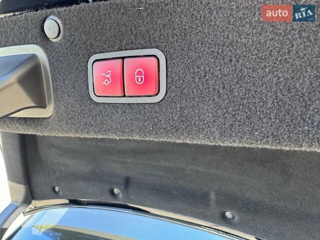 Чорний Мерседес С Клас, об'ємом двигуна 3.99 л та пробігом 111 тис. км за 68500 $, фото 13 на Automoto.ua