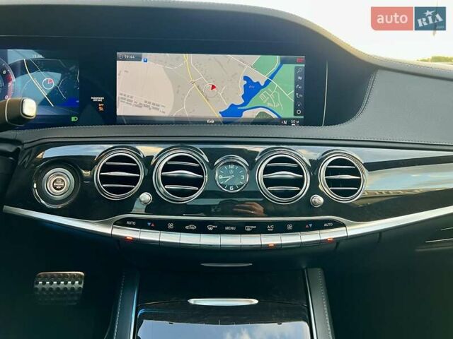 Черный Мерседес С Класс, объемом двигателя 3.99 л и пробегом 105 тыс. км за 59900 $, фото 66 на Automoto.ua