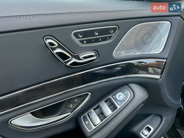 Черный Мерседес С Класс, объемом двигателя 3.99 л и пробегом 105 тыс. км за 59900 $, фото 18 на Automoto.ua