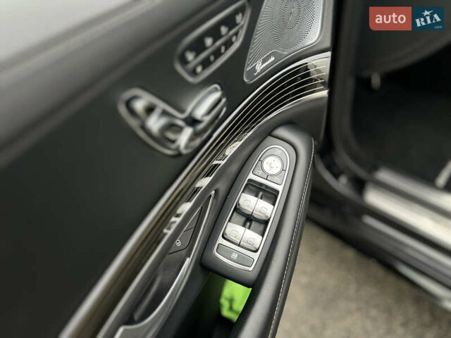 Черный Мерседес С Класс, объемом двигателя 4 л и пробегом 84 тыс. км за 105000 $, фото 23 на Automoto.ua