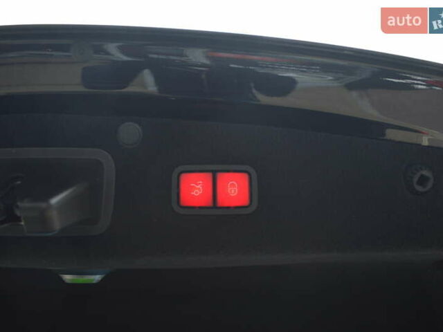 Черный Мерседес С Класс, объемом двигателя 3 л и пробегом 33 тыс. км за 59900 $, фото 46 на Automoto.ua