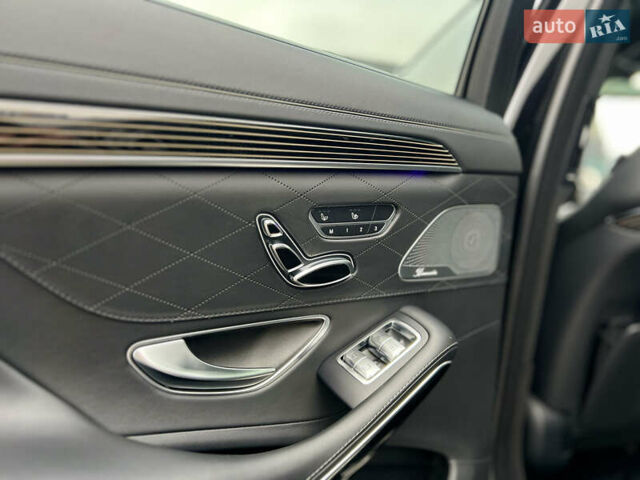 Черный Мерседес С Класс, объемом двигателя 4 л и пробегом 84 тыс. км за 105000 $, фото 30 на Automoto.ua