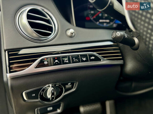 Черный Мерседес С Класс, объемом двигателя 4 л и пробегом 84 тыс. км за 105000 $, фото 48 на Automoto.ua