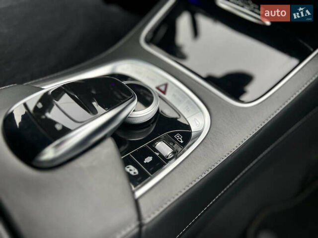 Черный Мерседес С Класс, объемом двигателя 4 л и пробегом 84 тыс. км за 105000 $, фото 58 на Automoto.ua