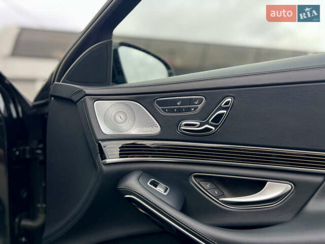 Черный Мерседес С Класс, объемом двигателя 4 л и пробегом 84 тыс. км за 105000 $, фото 41 на Automoto.ua