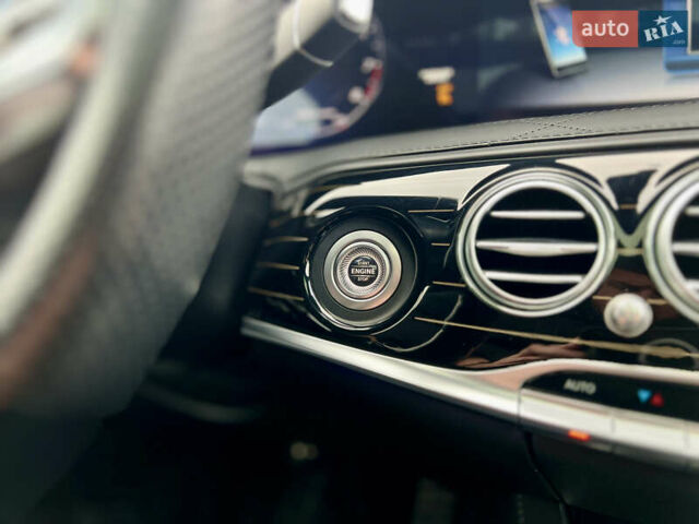 Черный Мерседес С Класс, объемом двигателя 4 л и пробегом 84 тыс. км за 105000 $, фото 54 на Automoto.ua