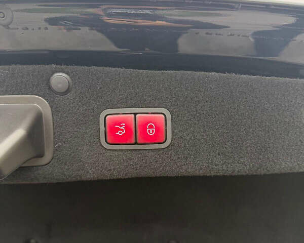 Чорний Мерседес С Клас, об'ємом двигуна 2.93 л та пробігом 100 тис. км за 70000 $, фото 14 на Automoto.ua