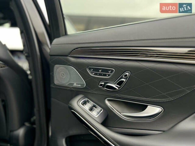 Черный Мерседес С Класс, объемом двигателя 4 л и пробегом 84 тыс. км за 105000 $, фото 36 на Automoto.ua