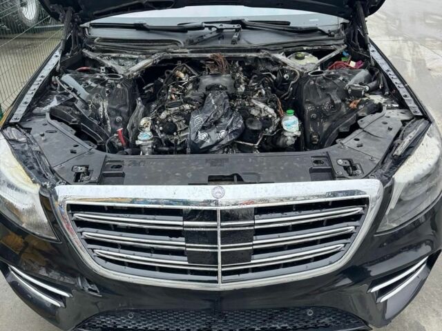 Чорний Мерседес С Клас, об'ємом двигуна 3 л та пробігом 80 тис. км за 28500 $, фото 4 на Automoto.ua