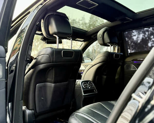 Чорний Мерседес С Клас, об'ємом двигуна 3 л та пробігом 230 тис. км за 54999 $, фото 51 на Automoto.ua